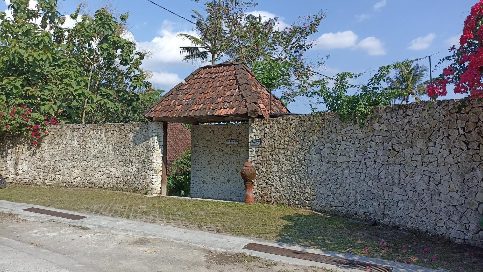 Sunmoonstarvillas Yogyakarta Jarakan Exterior foto